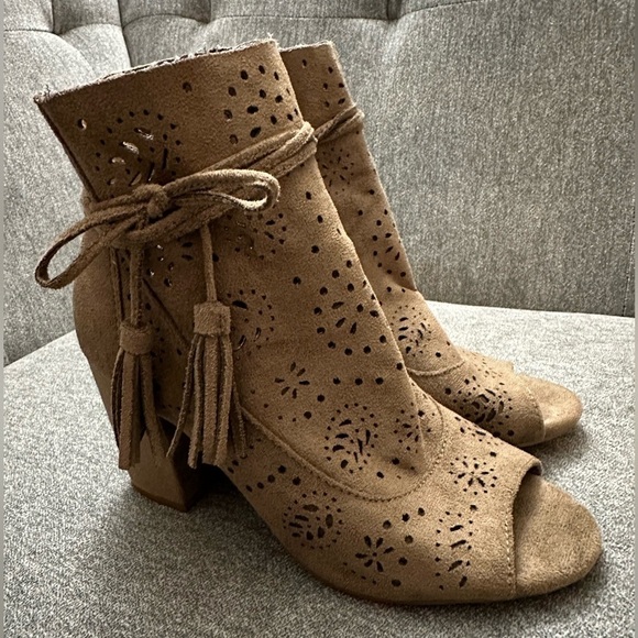 Jellypop Shoes - Jellypop Faux Leather Heeled Sandals Size 5.5